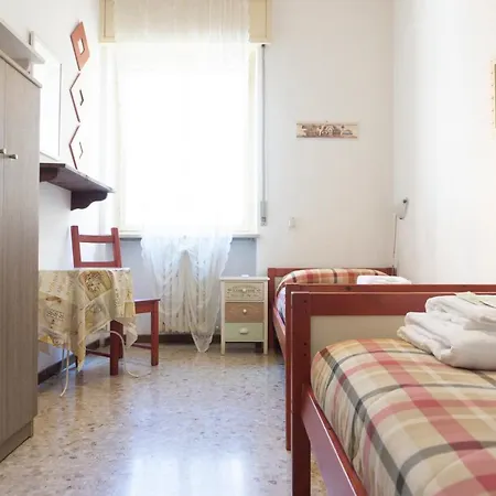 Apartman Re Lear - 4 Bedrooms Verona