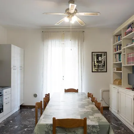 Re Lear - 4 Bedrooms Apartment